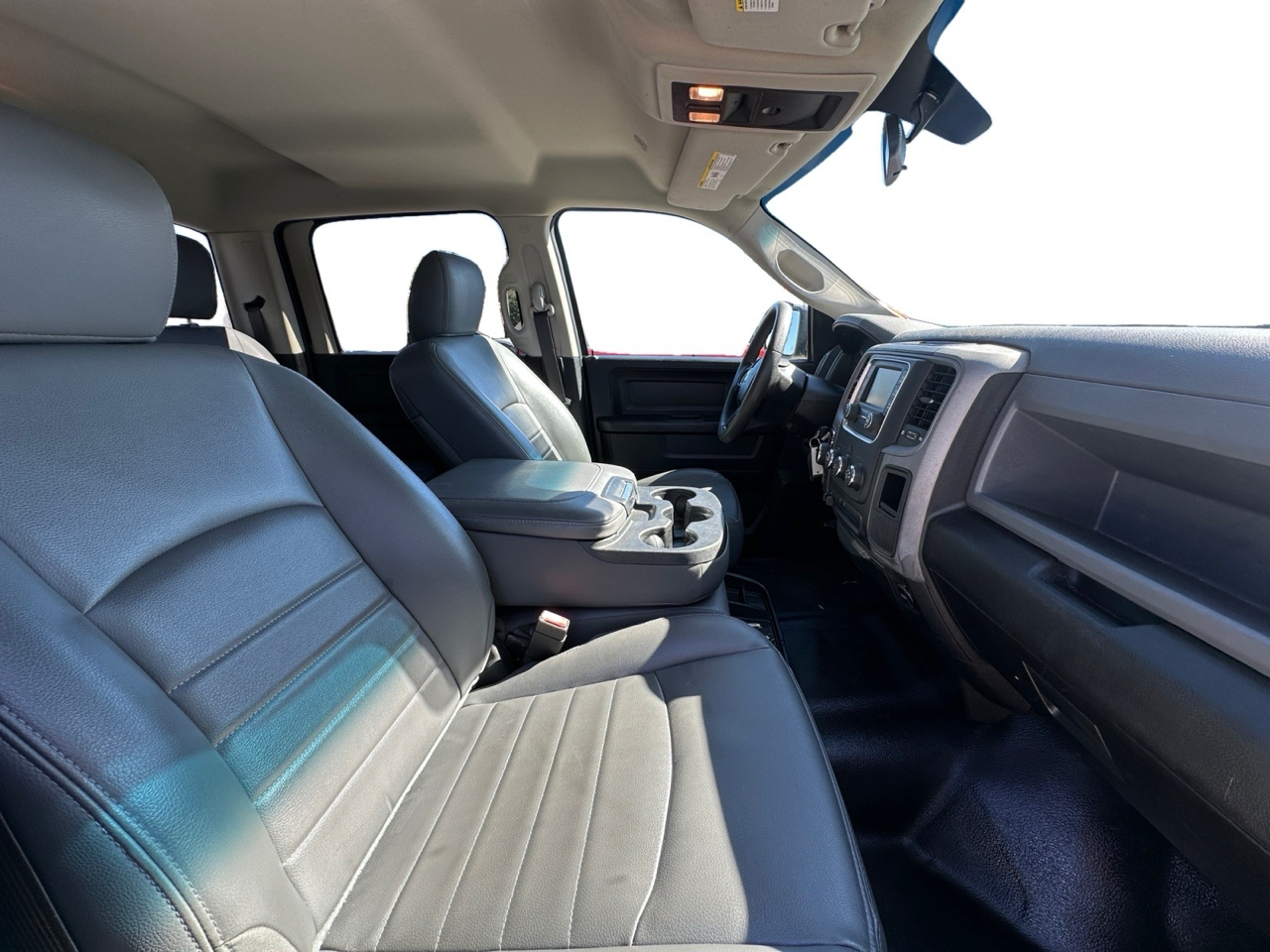 RAM 1500 Classic Tradesman Crew Cab SWB 4WD 2019 RAM 1500 Classic Tradesman Crew Cab SWB 4WD 2019