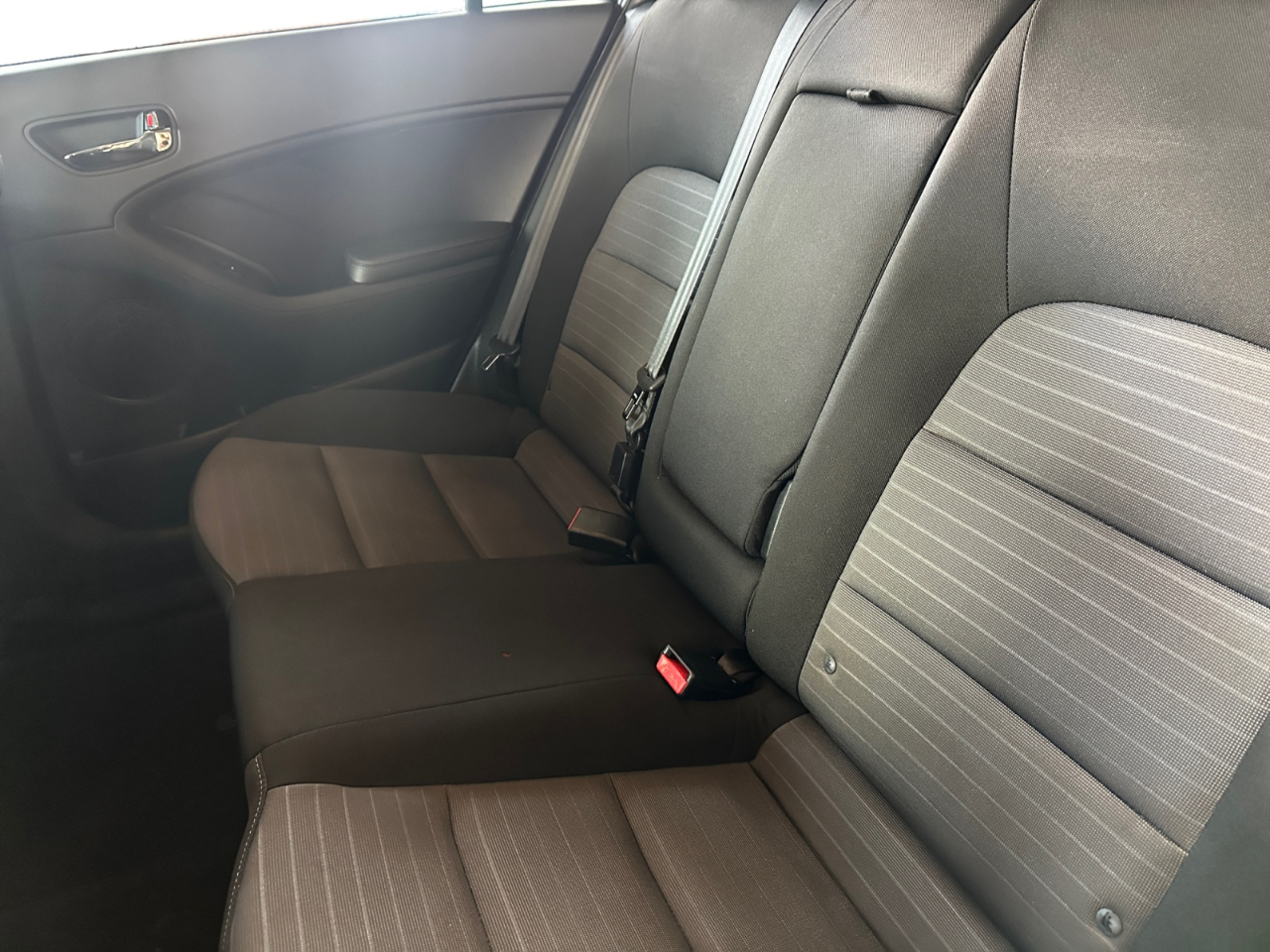 Kia Forte 5-Door LX 2016