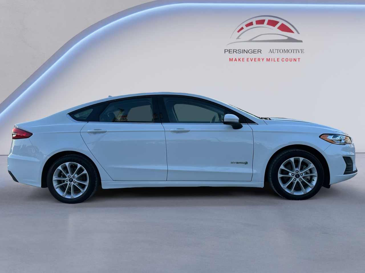 Ford Fusion Hybrid SE FWD 2019