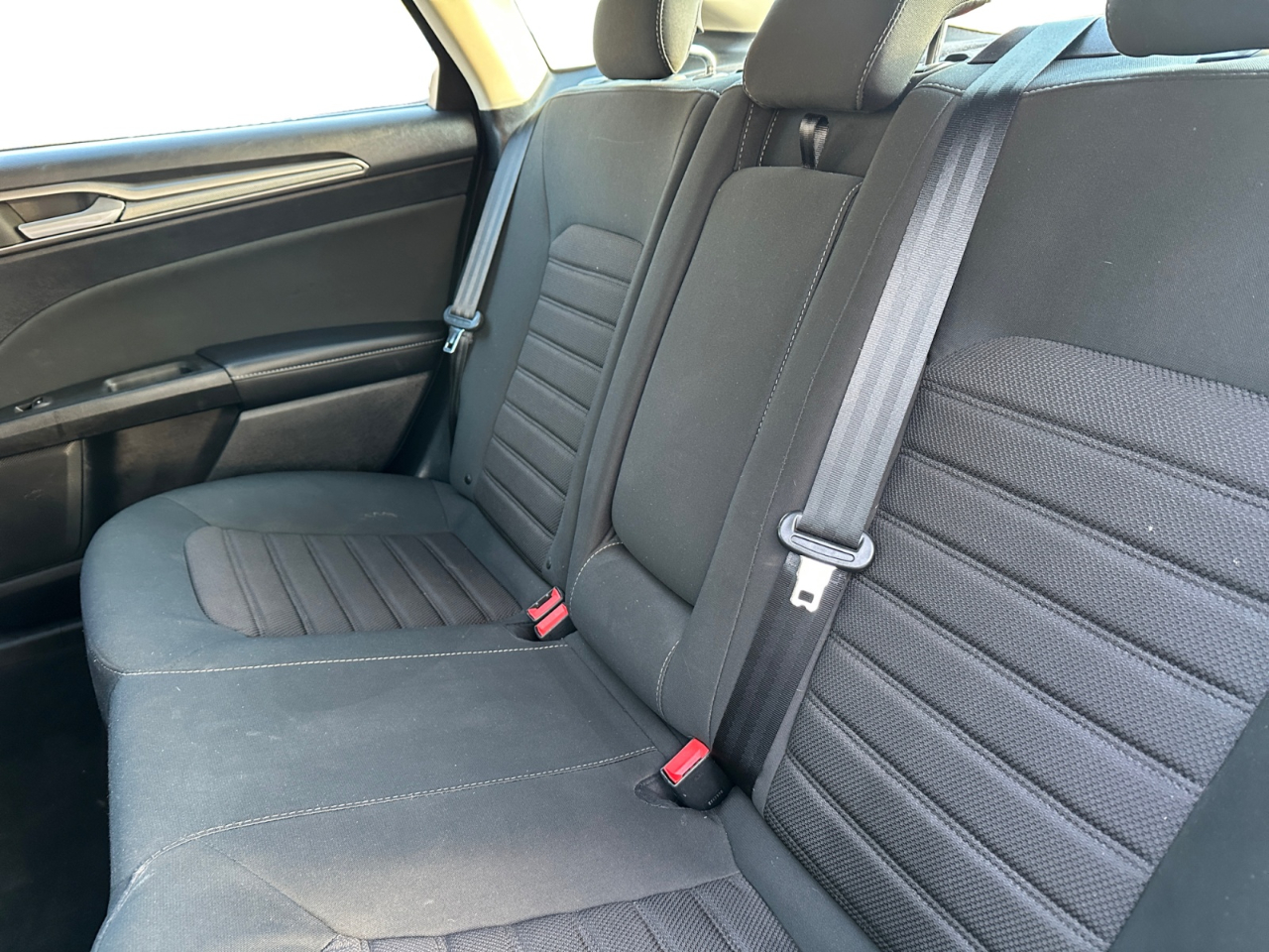 Ford Fusion Hybrid SE FWD 2019