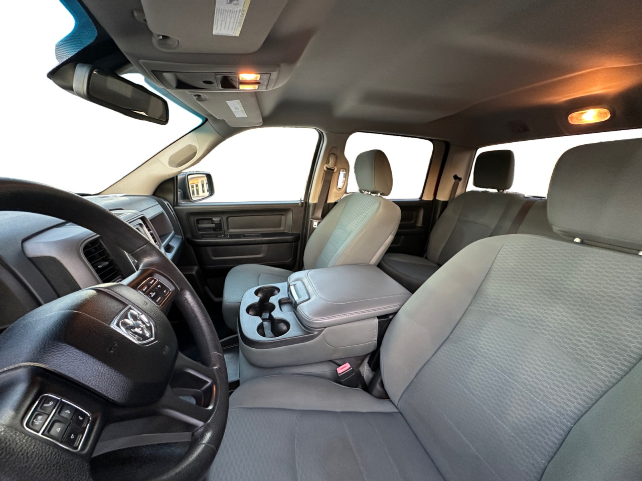 RAM 1500 2WD Crew Cab 140.5" Tradesman 2016