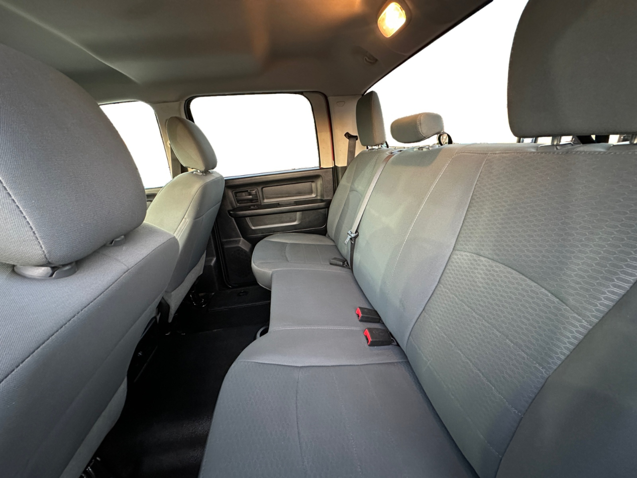 RAM 1500 2WD Crew Cab 140.5" Tradesman 2016