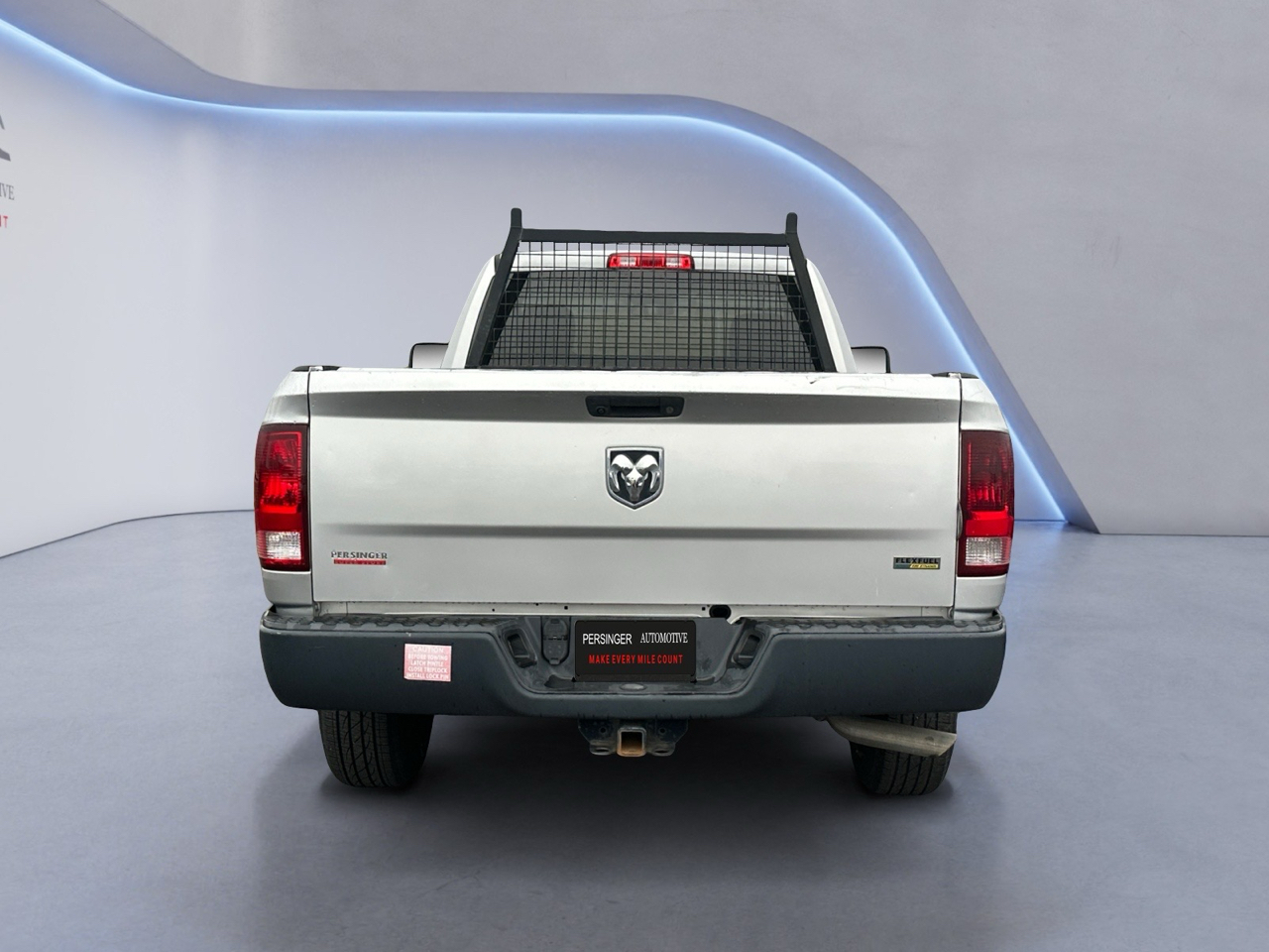 RAM 1500 Tradesman 4x2 Regular Cab 8' Box 2017