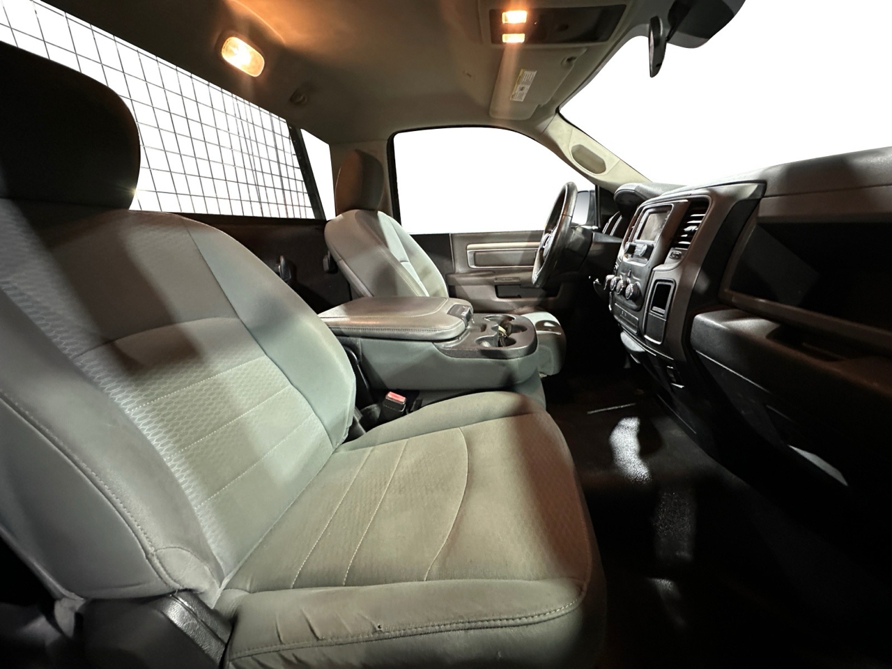 RAM 1500 Tradesman 4x2 Regular Cab 8' Box 2017