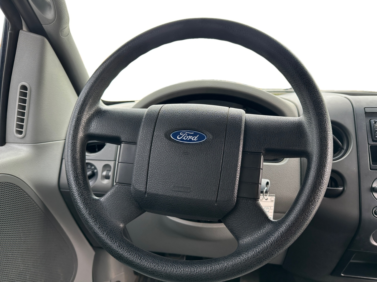 Ford F-150 2WD Reg Cab 126" XL 2007