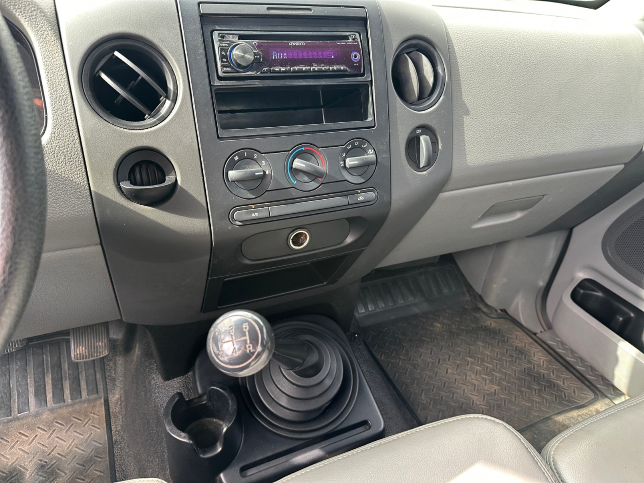 Ford F-150 2WD Reg Cab 126" XL 2007