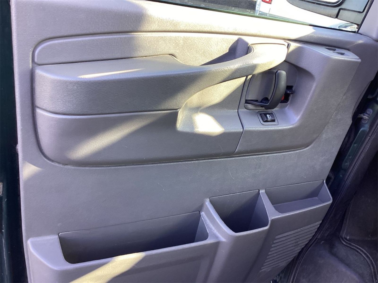 Chevrolet Express Passenger RWD 2500 135" LS 2015