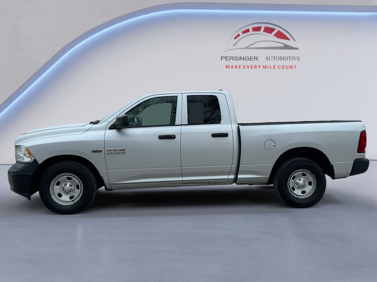 RAM 1500 2WD Quad Cab 140.5" Tradesman 2016