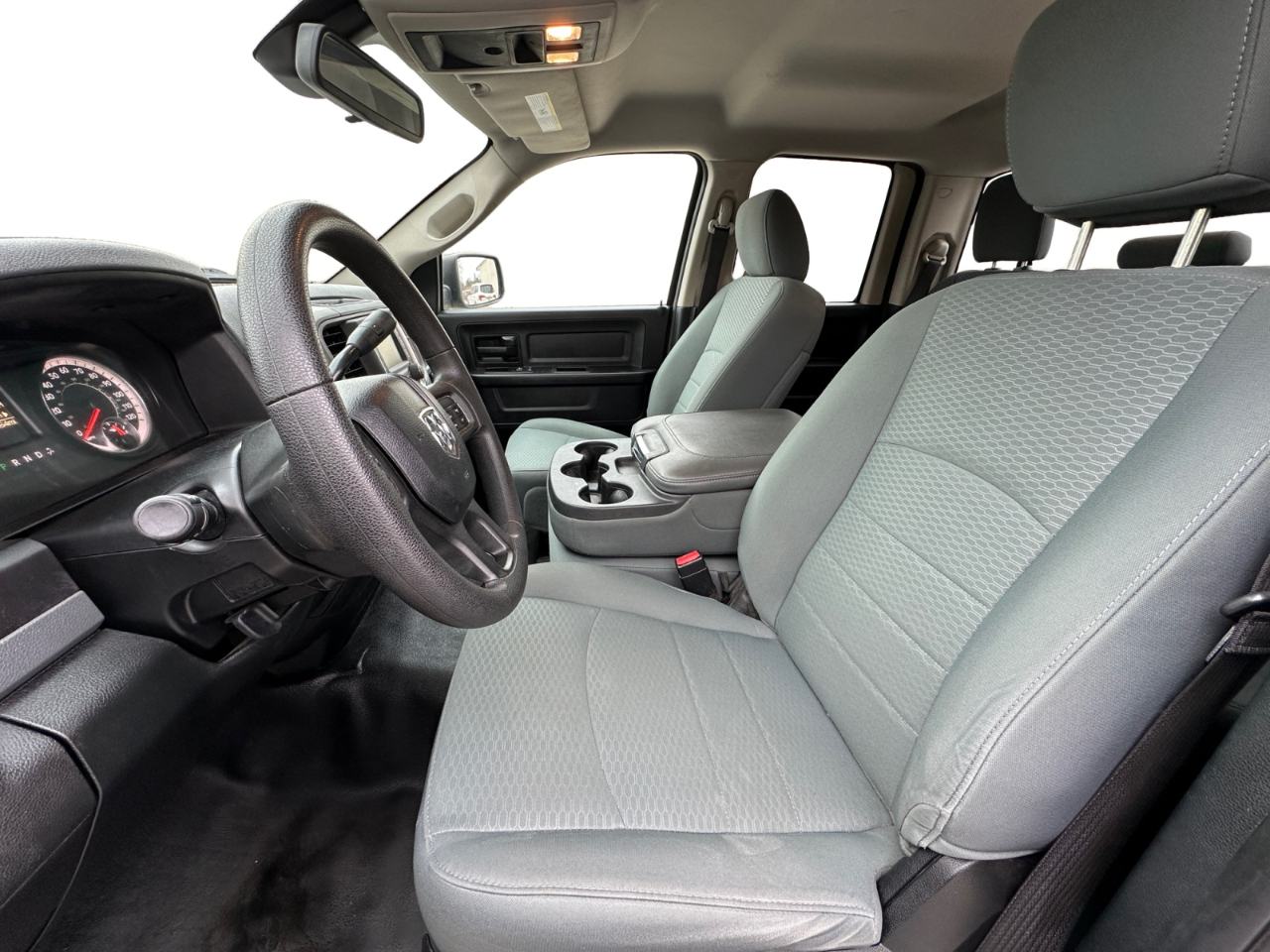 RAM 1500 2WD Quad Cab 140.5" Tradesman 2016