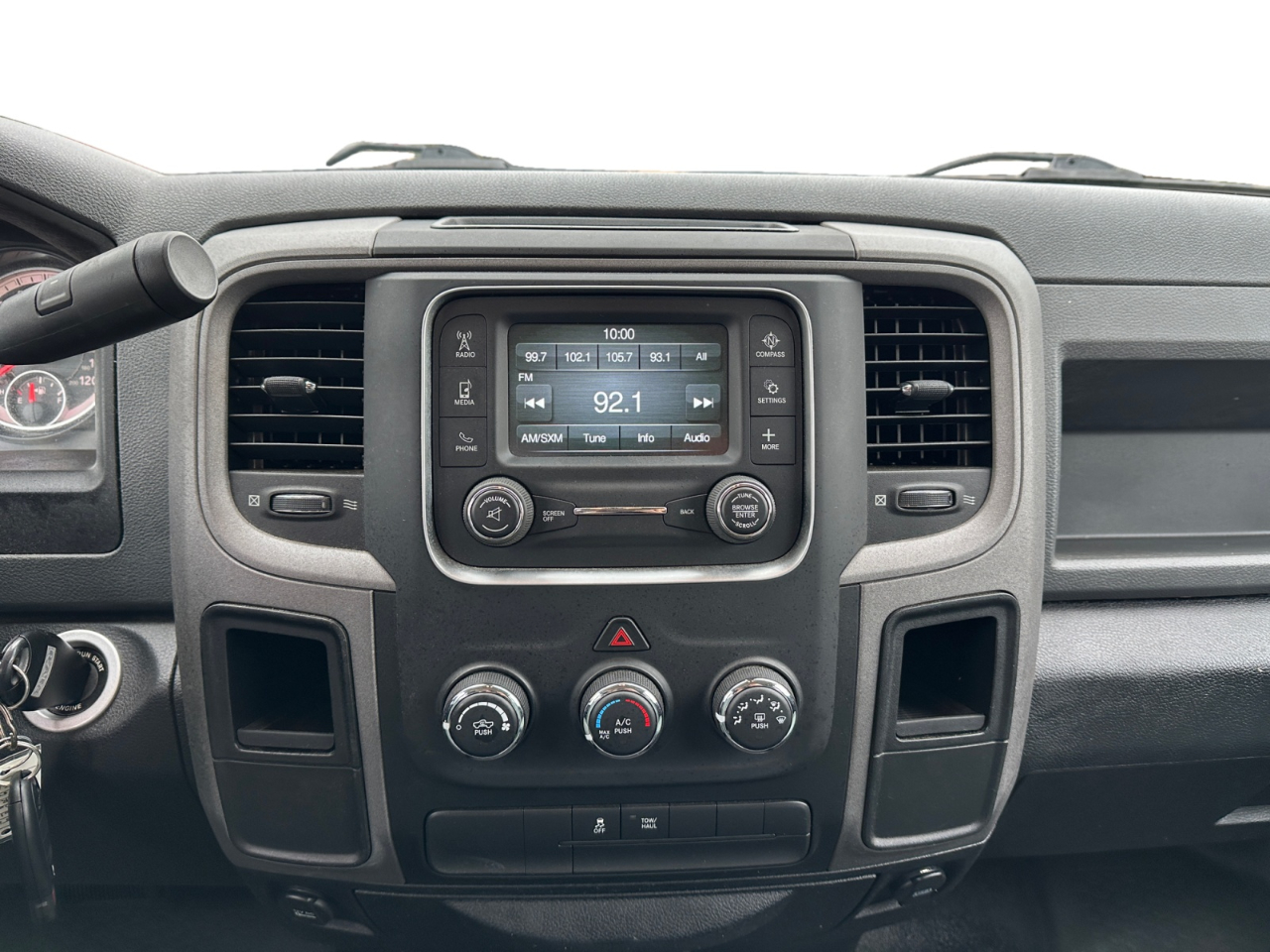 RAM 1500 2WD Quad Cab 140.5" Tradesman 2016