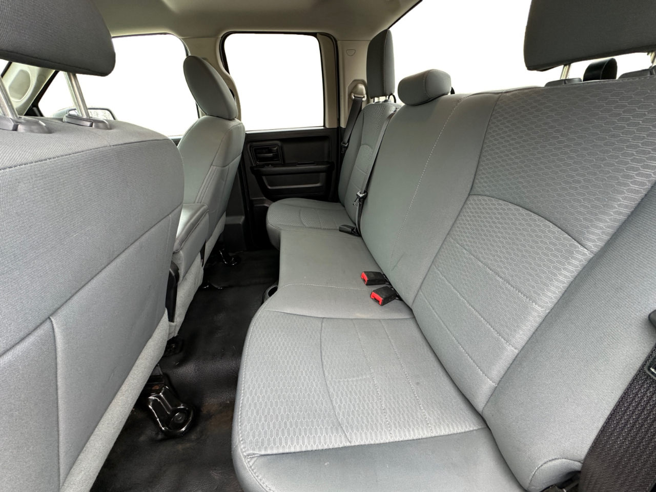 RAM 1500 2WD Quad Cab 140.5" Tradesman 2016