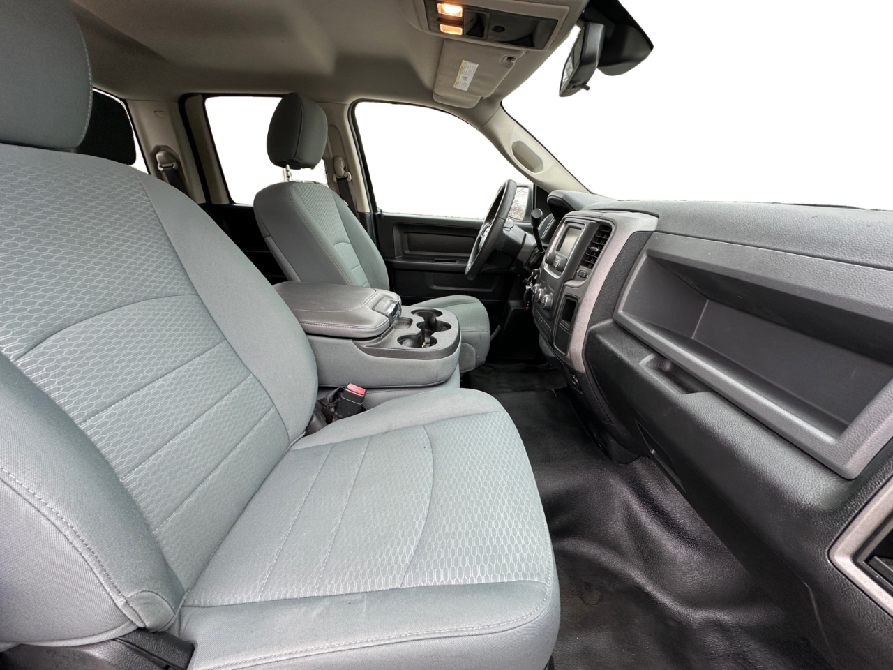 RAM 1500 2WD Quad Cab 140.5" Tradesman 2016