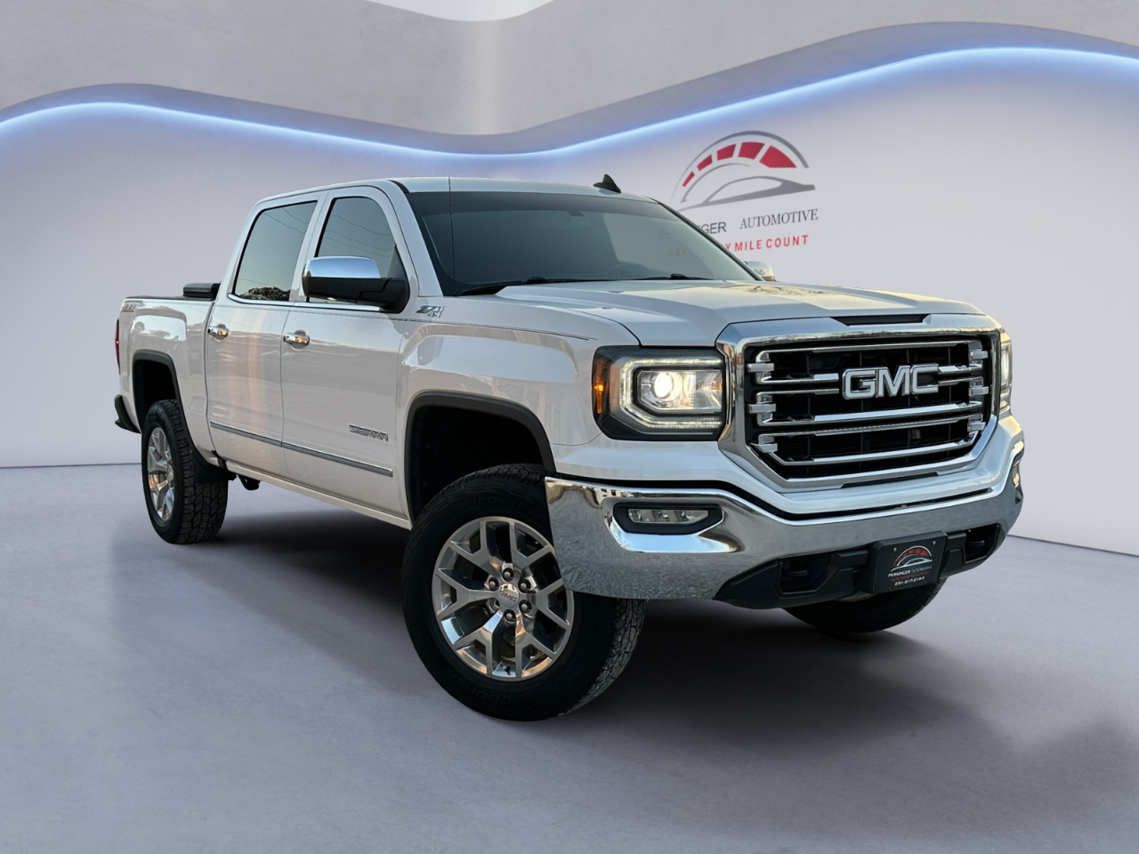 GMC Sierra 1500 4WD Crew Cab 143.5" SLT 2018