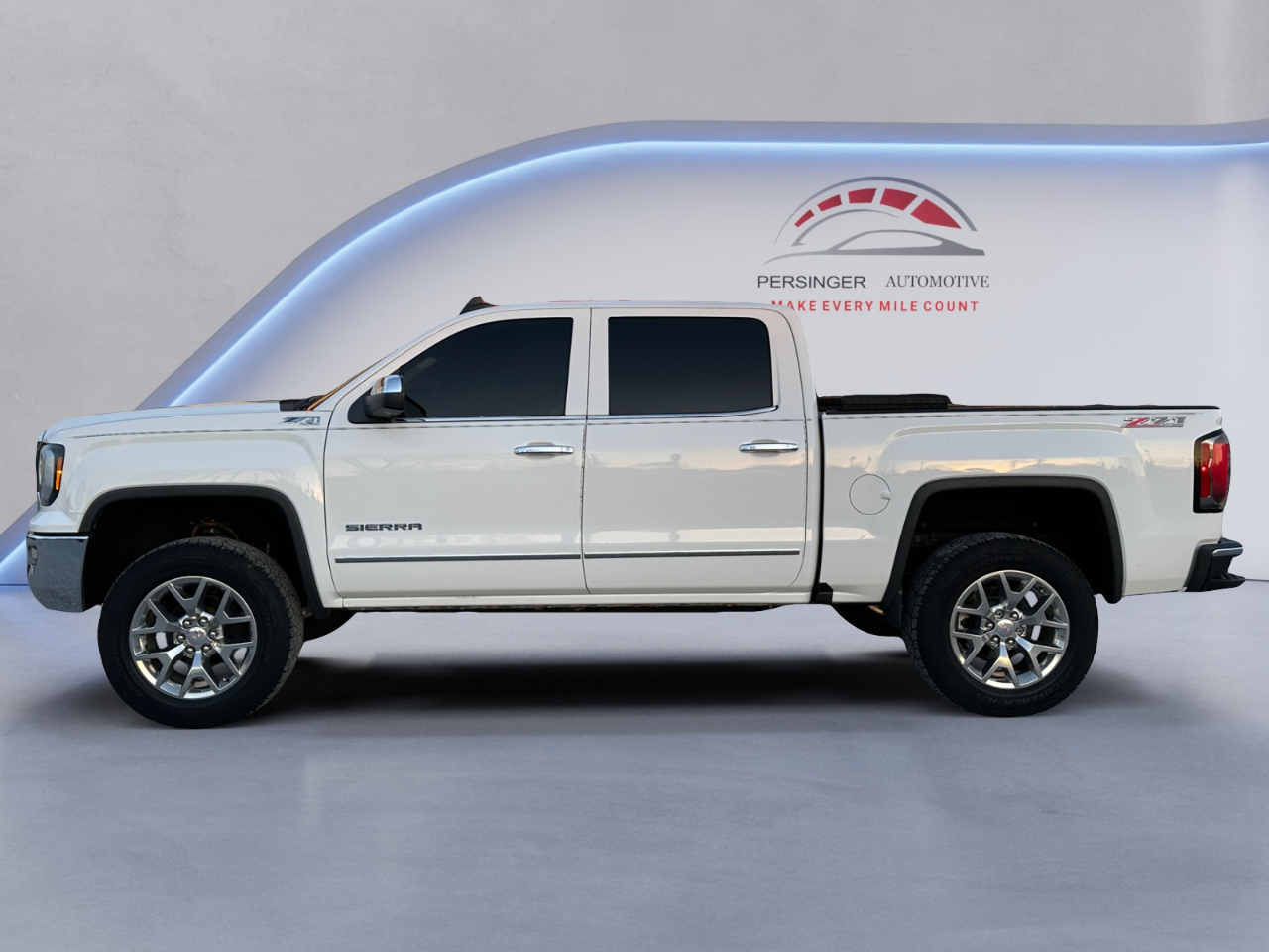 GMC Sierra 1500 4WD Crew Cab 143.5" SLT 2018