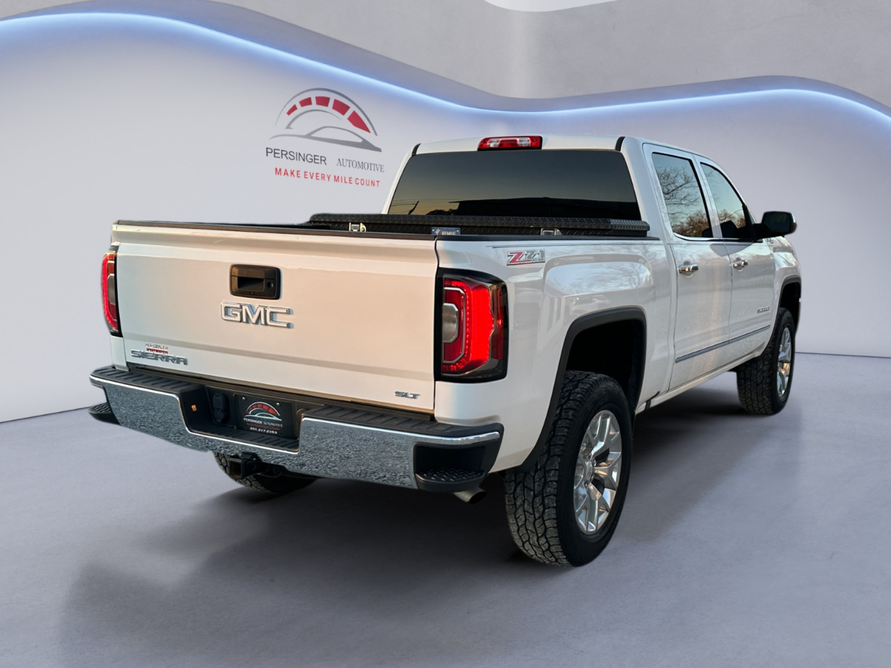 GMC Sierra 1500 4WD Crew Cab 143.5" SLT 2018