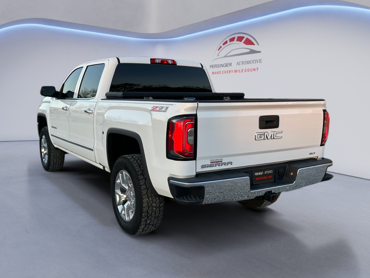 GMC Sierra 1500 4WD Crew Cab 143.5" SLT 2018