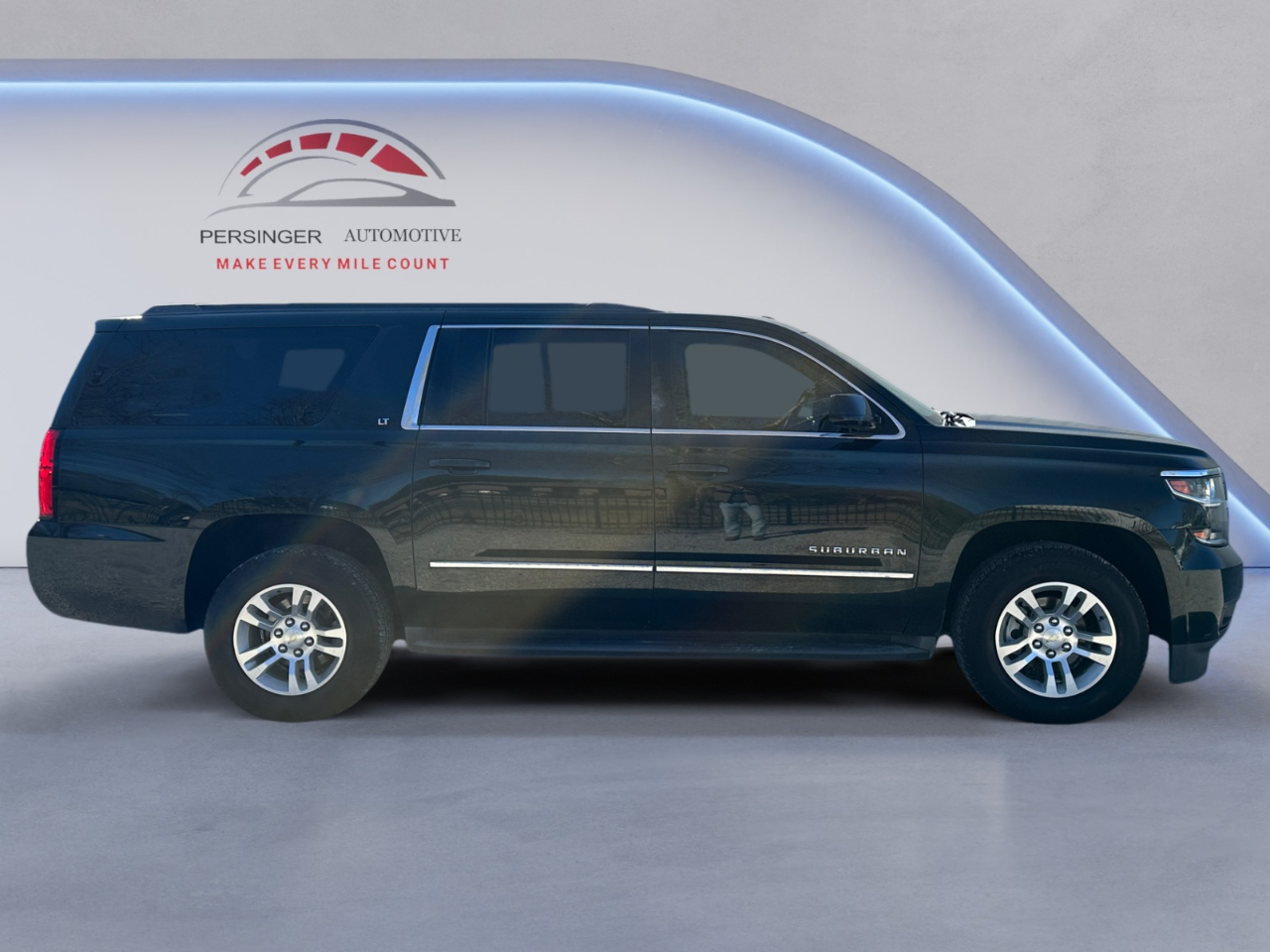 Chevrolet Suburban 2WD 4dr 1500 LT 2016