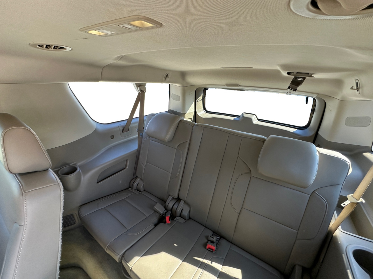 Chevrolet Suburban 2WD 4dr 1500 LT 2016