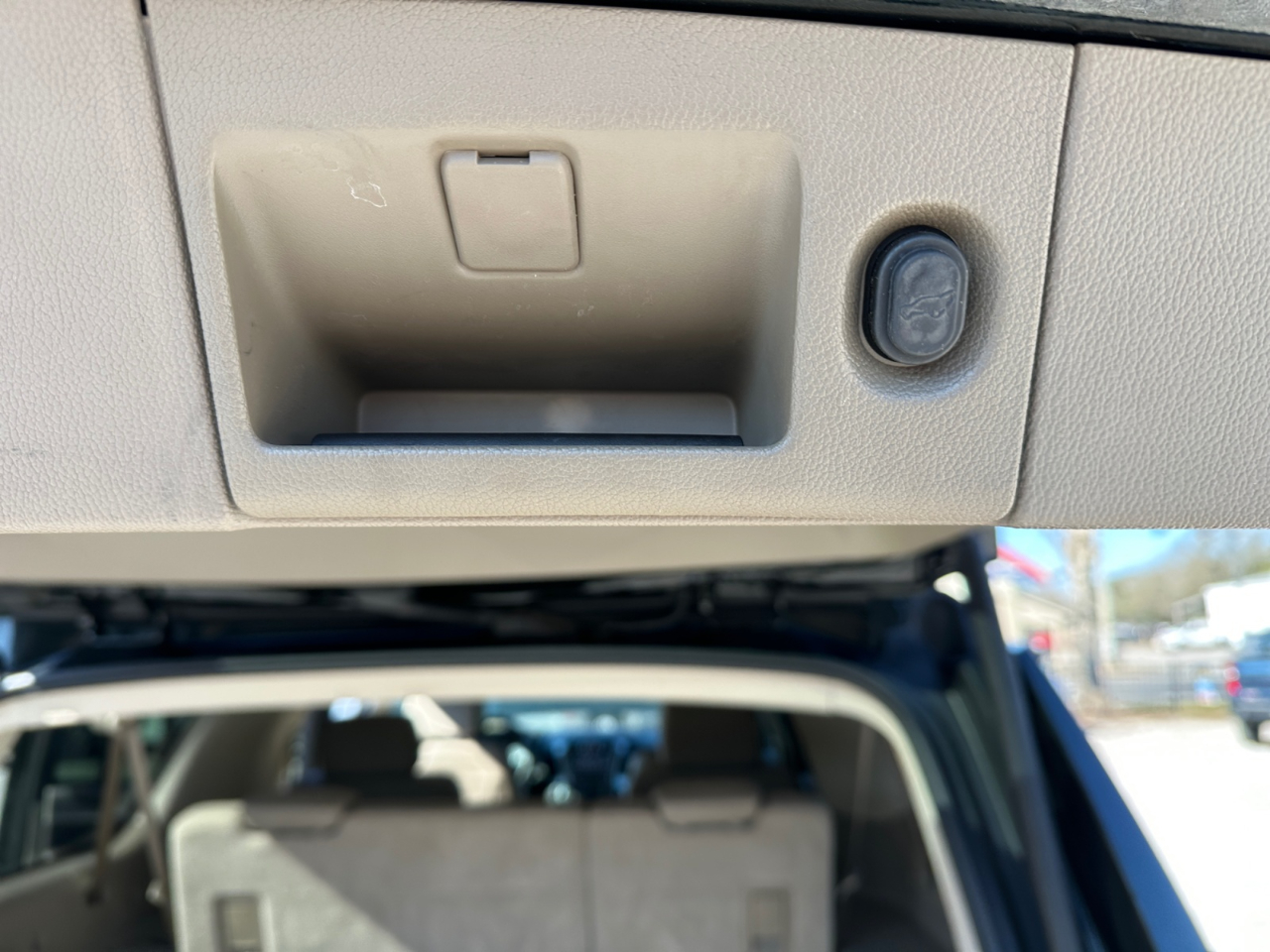 Chevrolet Suburban 2WD 4dr 1500 LT 2016