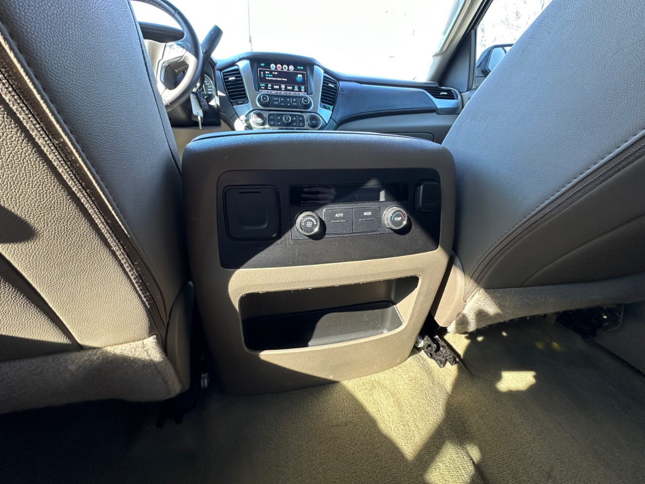 Chevrolet Suburban 2WD 4dr 1500 LT 2016