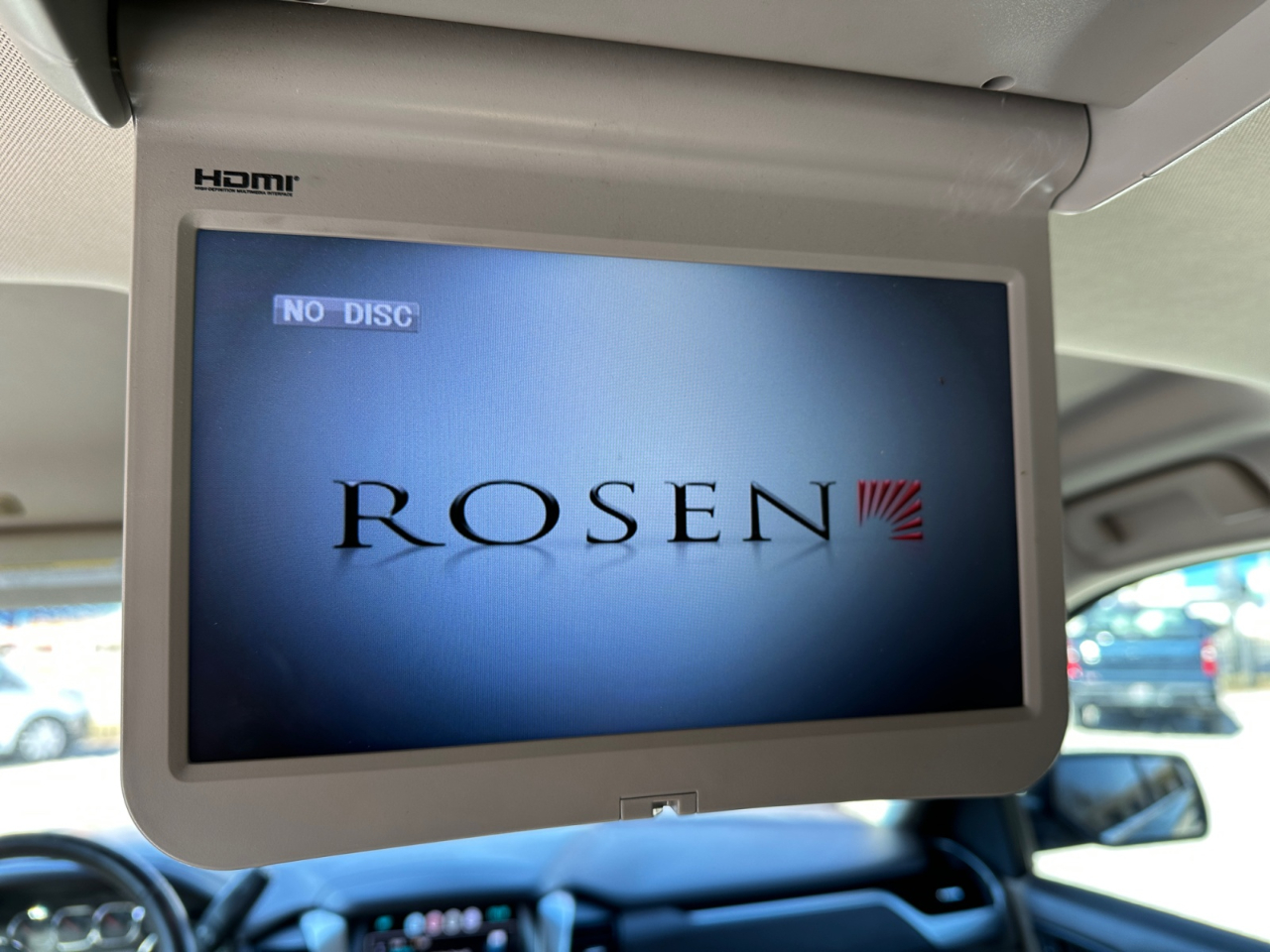 Chevrolet Suburban 2WD 4dr 1500 LT 2016