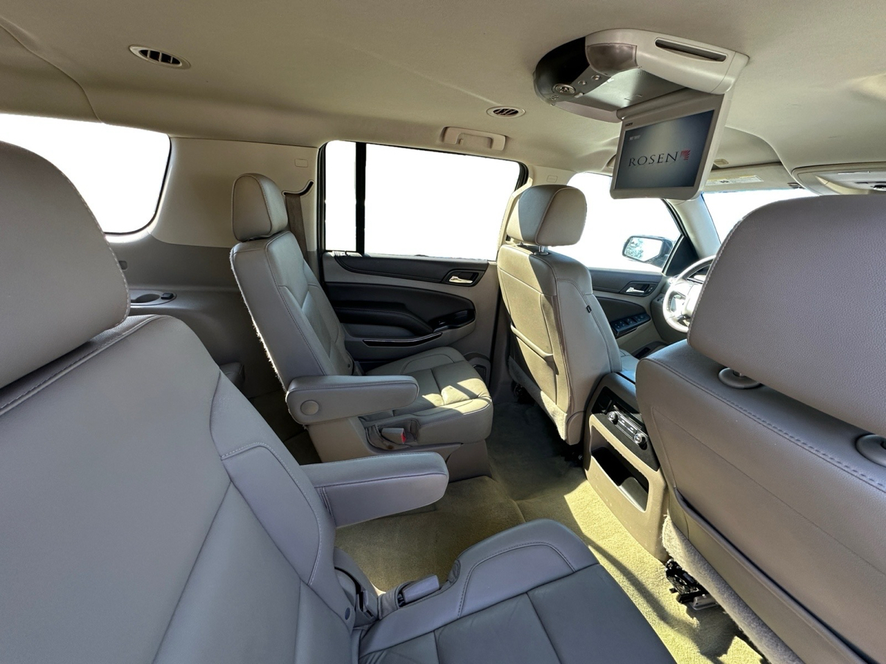 Chevrolet Suburban 2WD 4dr 1500 LT 2016