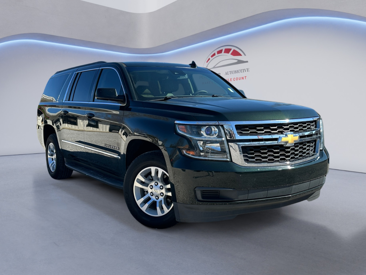 Chevrolet Suburban 2WD 4dr 1500 LT 2016