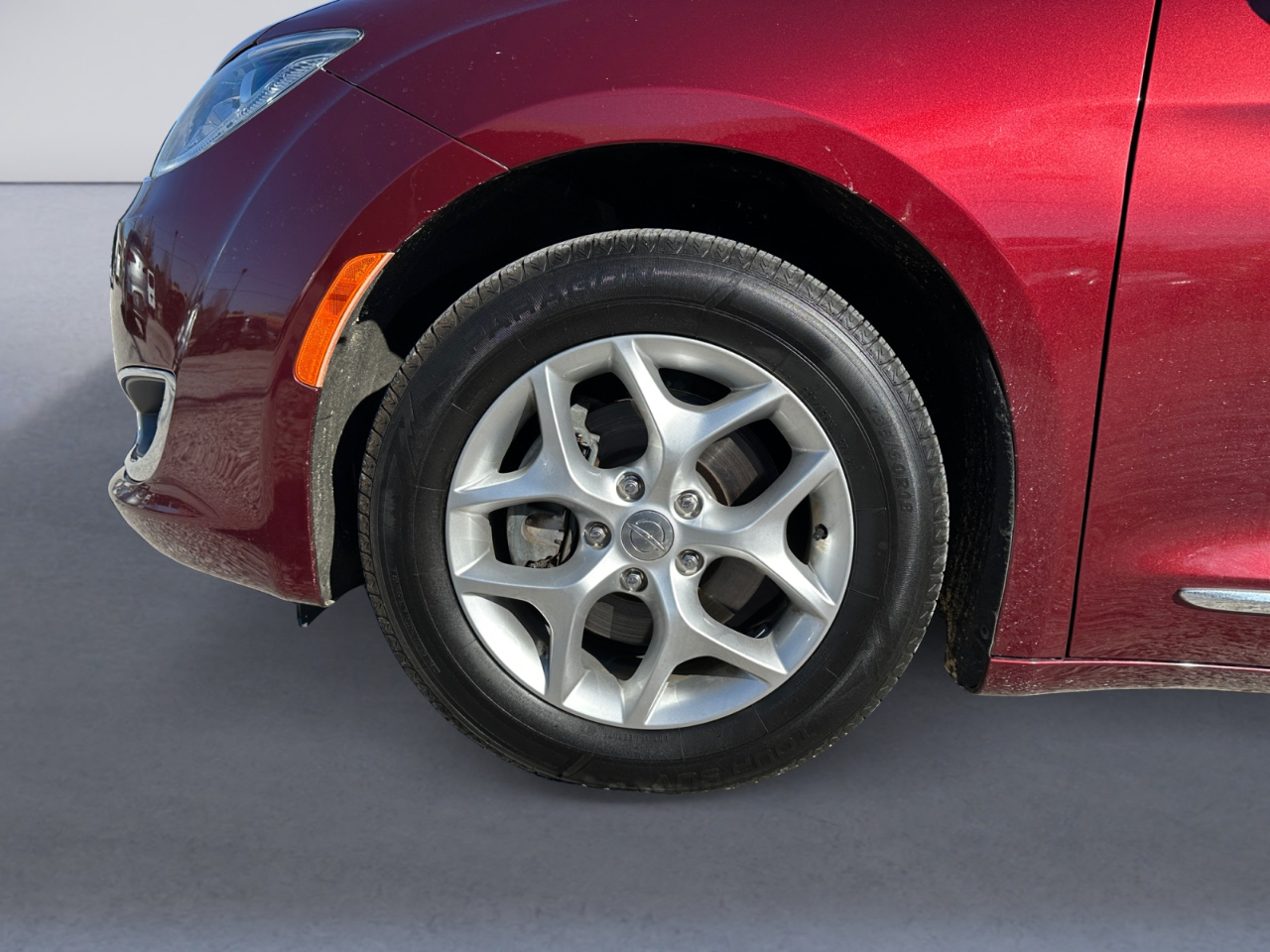 Chrysler Pacifica Limited FWD 2020