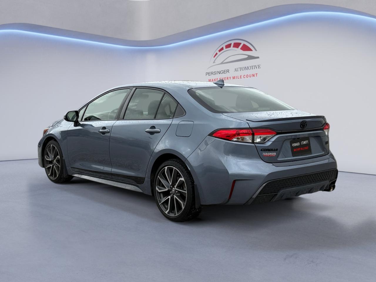 Toyota Corolla SE CVT (Natl) 2022