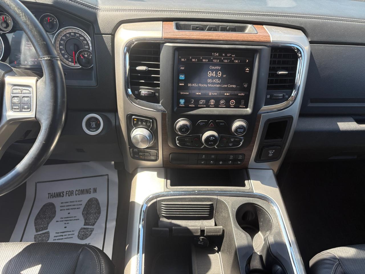 RAM 1500 4WD Crew Cab 140.5" Laramie 2016