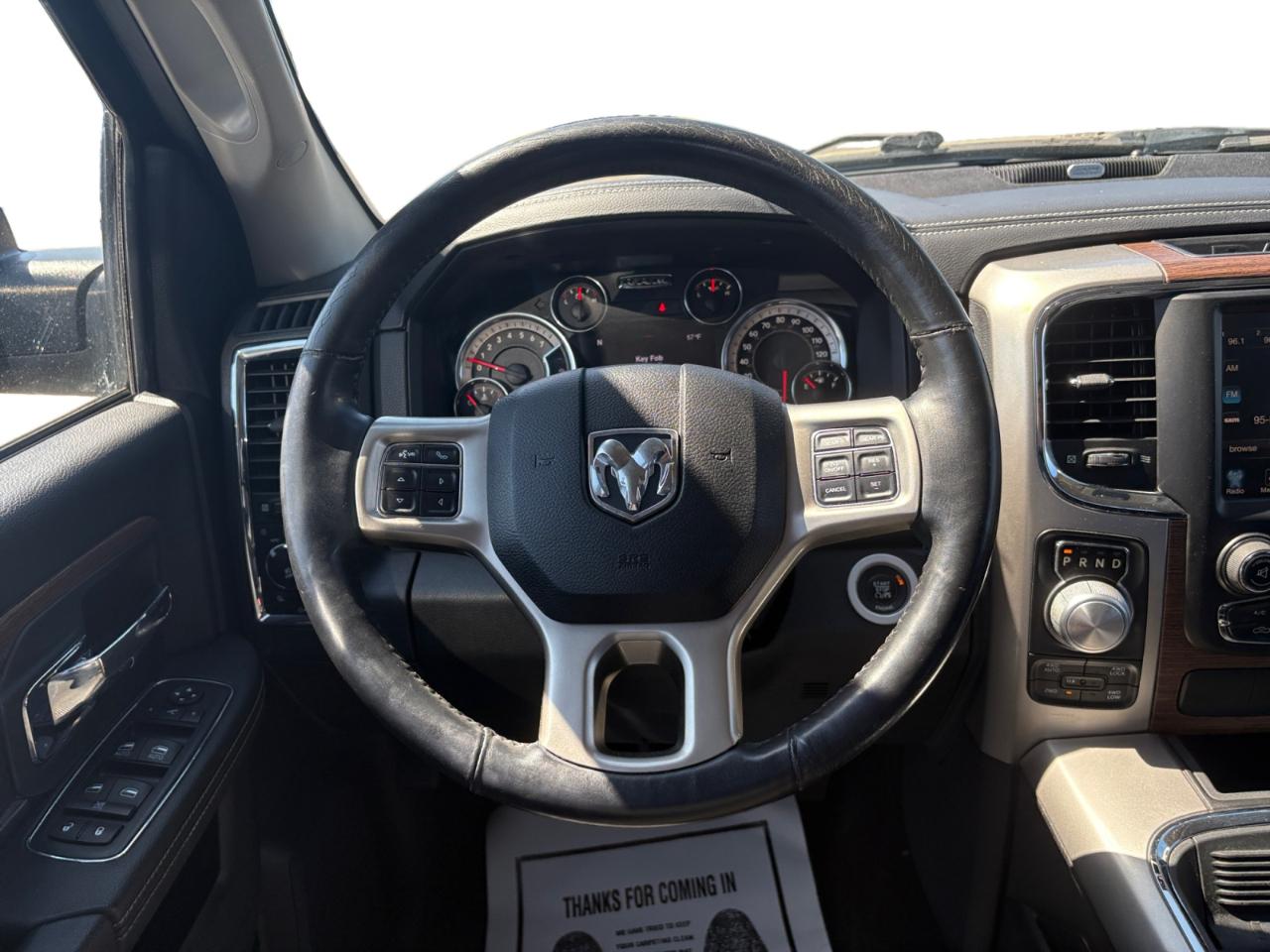 RAM 1500 4WD Crew Cab 140.5" Laramie 2016