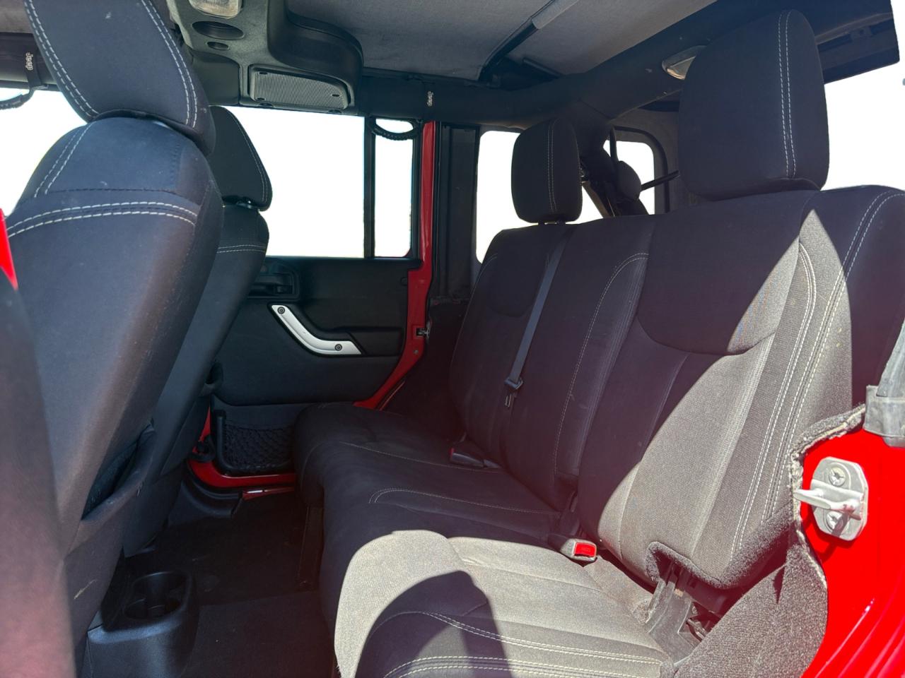 Jeep Wrangler Unlimited 4WD 4dr Sahara 2015