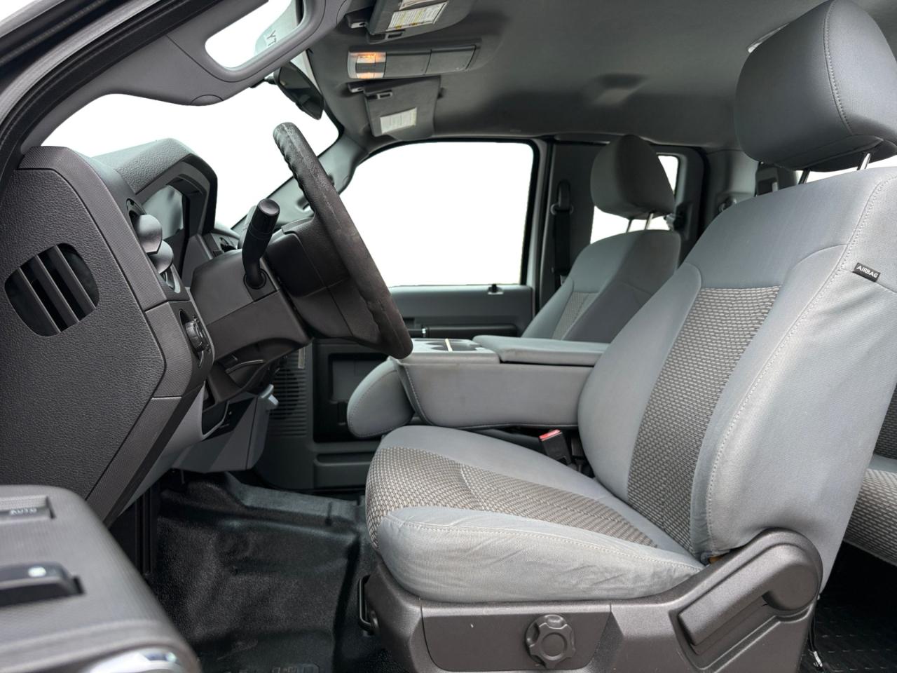 Ford F-350 SD XL SuperCab Long Bed DRW 4WD 2016