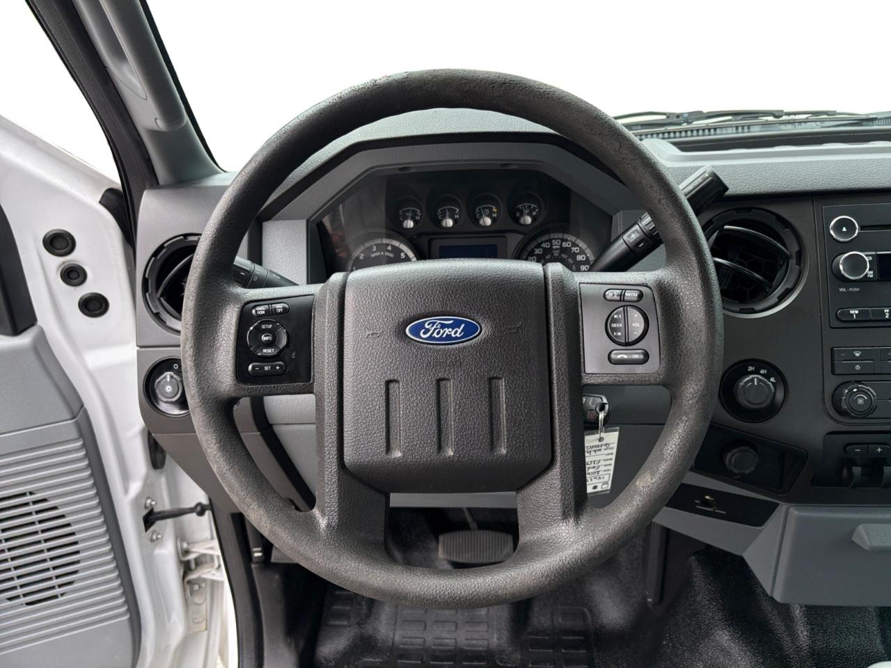 Ford F-350 SD XL SuperCab Long Bed DRW 4WD 2016