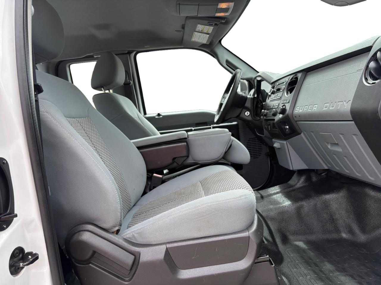 Ford F-350 SD XL SuperCab Long Bed DRW 4WD 2016