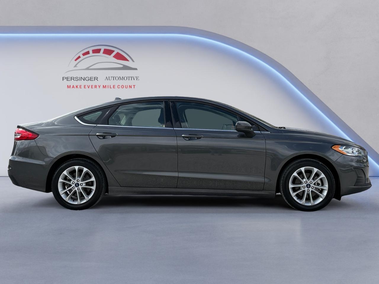 Ford Fusion Hybrid SE 2020