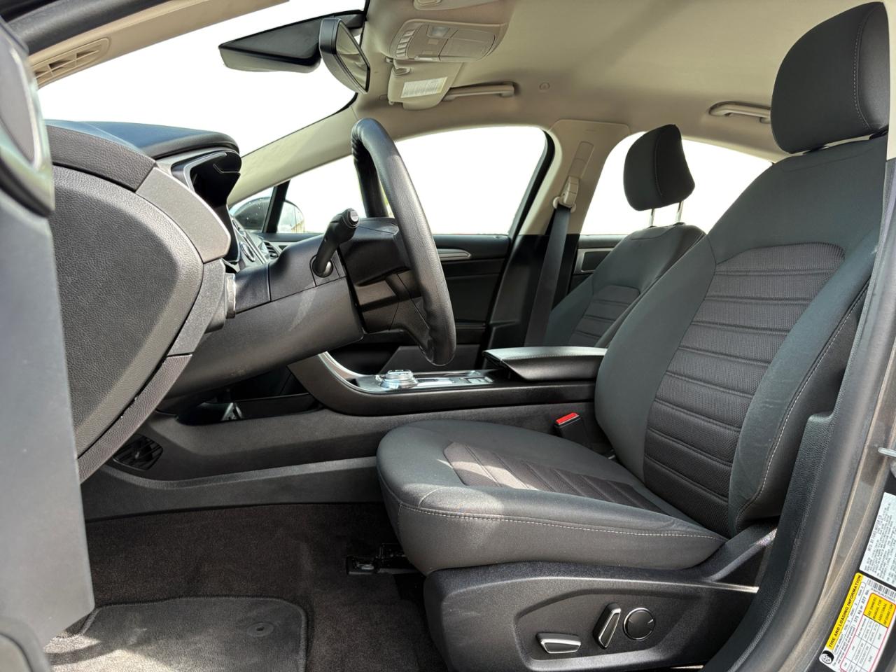 Ford Fusion Hybrid SE 2020