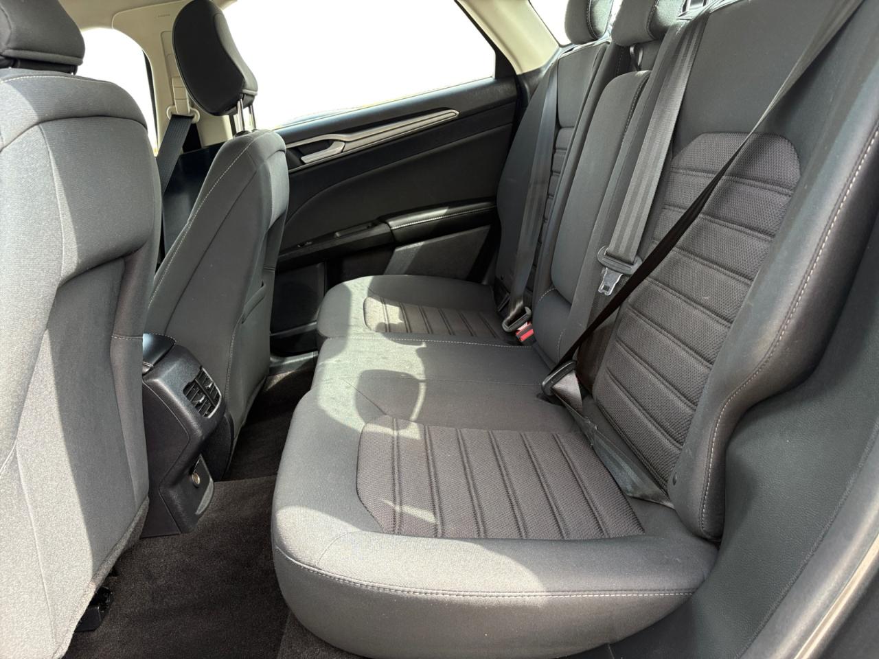 Ford Fusion Hybrid SE 2020