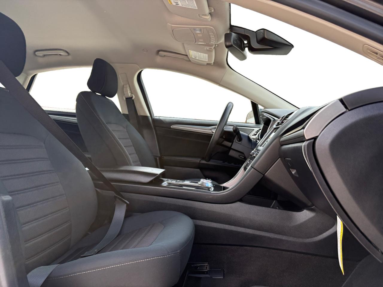 Ford Fusion Hybrid SE 2020