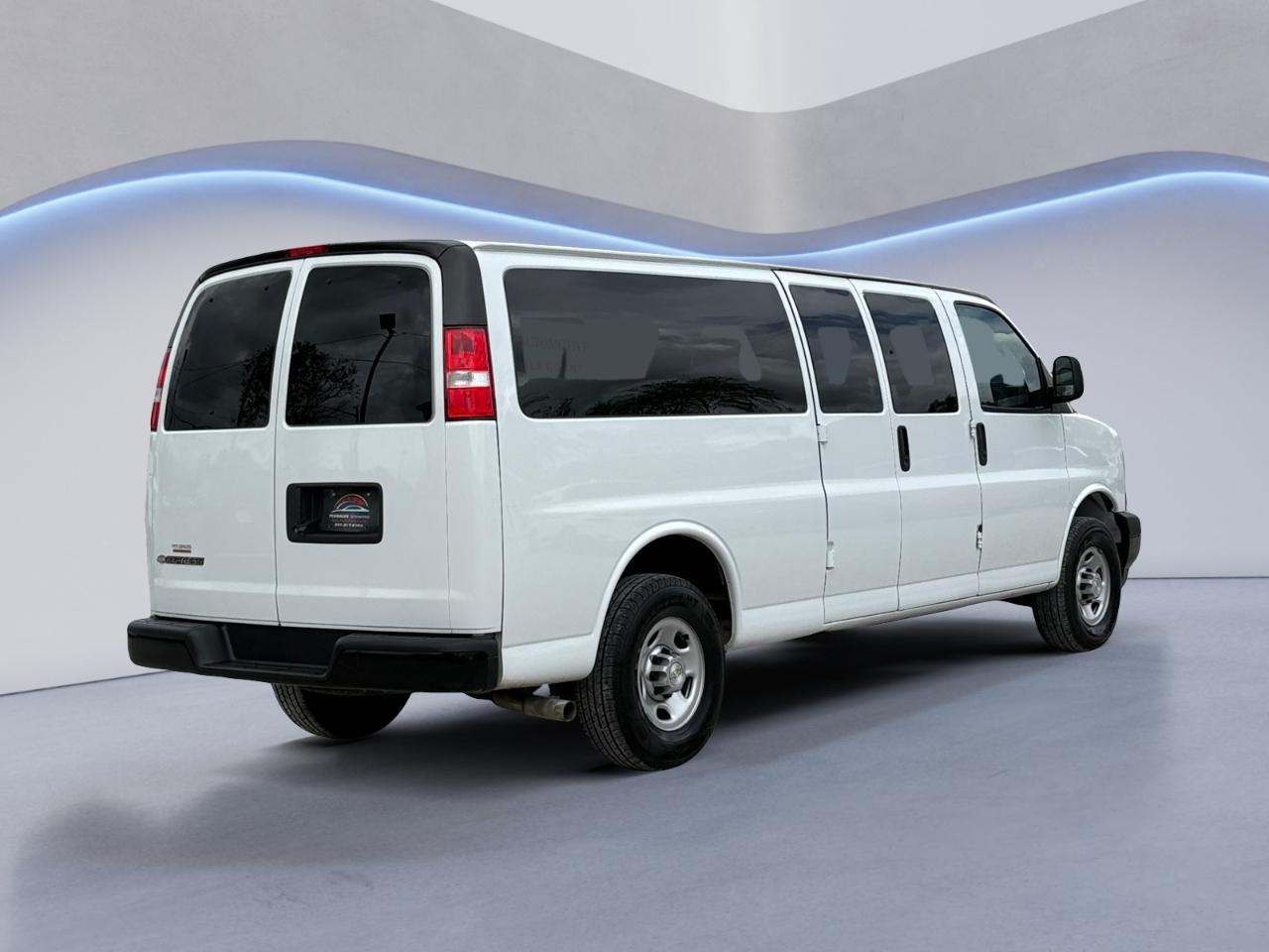 Chevrolet Express Passenger RWD 3500 155" LS 2021