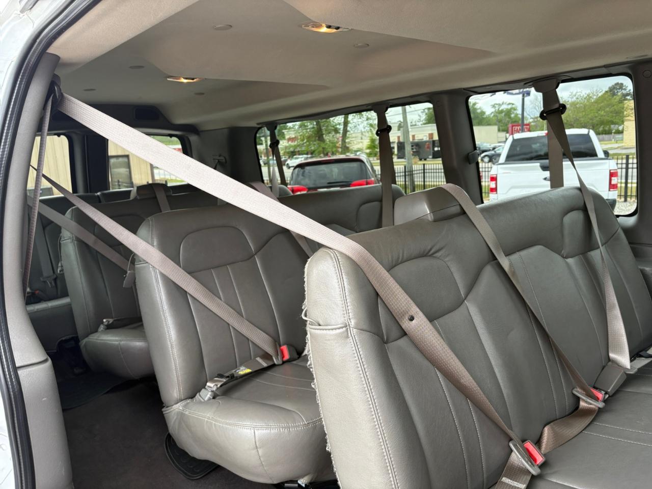 Chevrolet Express Passenger RWD 3500 155" LS 2021