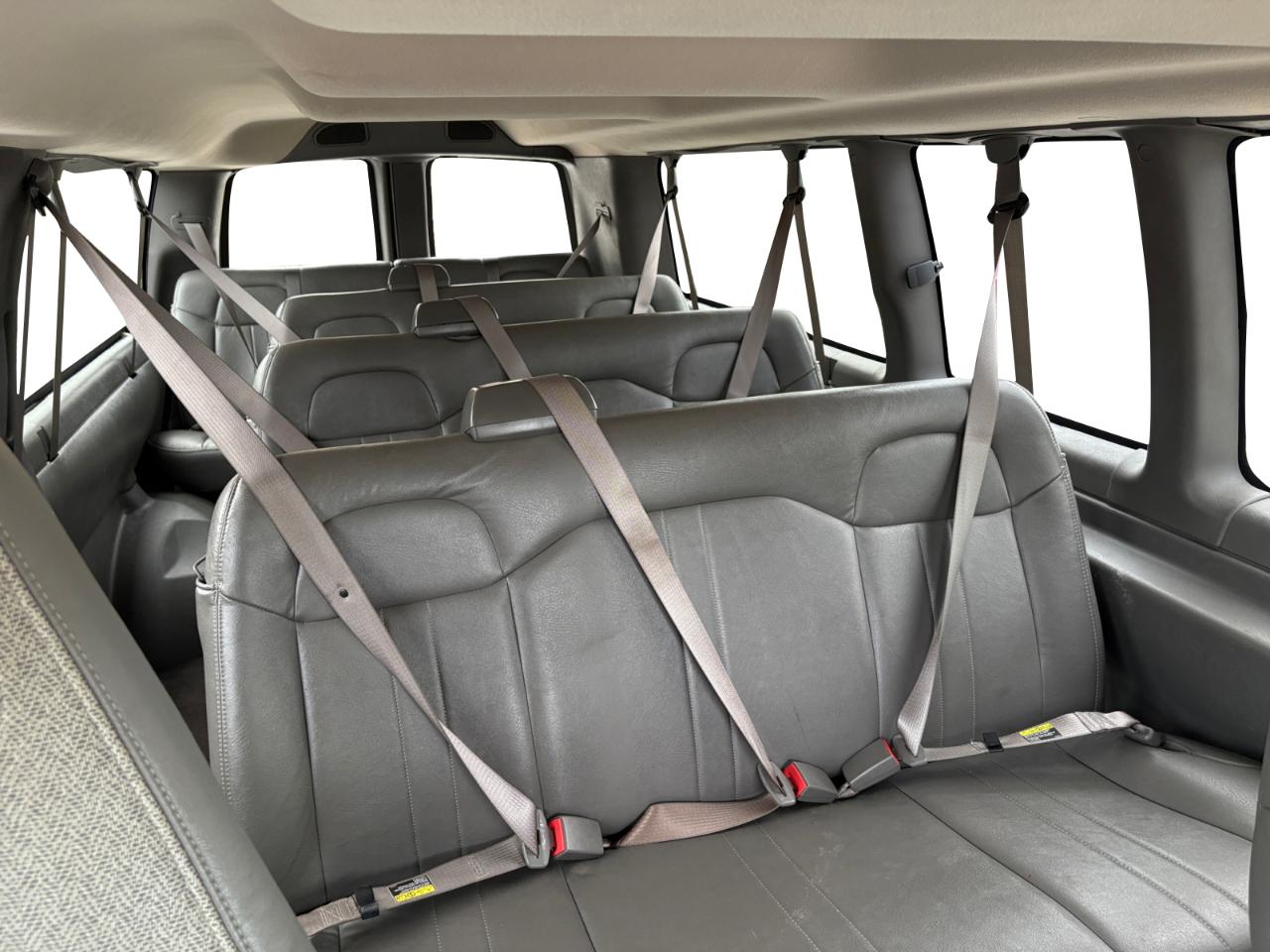 Chevrolet Express Passenger RWD 3500 155" LS 2021