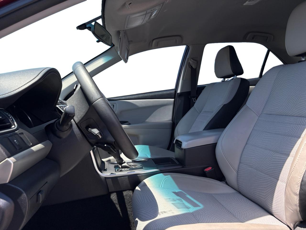 Toyota Camry XLE Auto (Natl) 2017