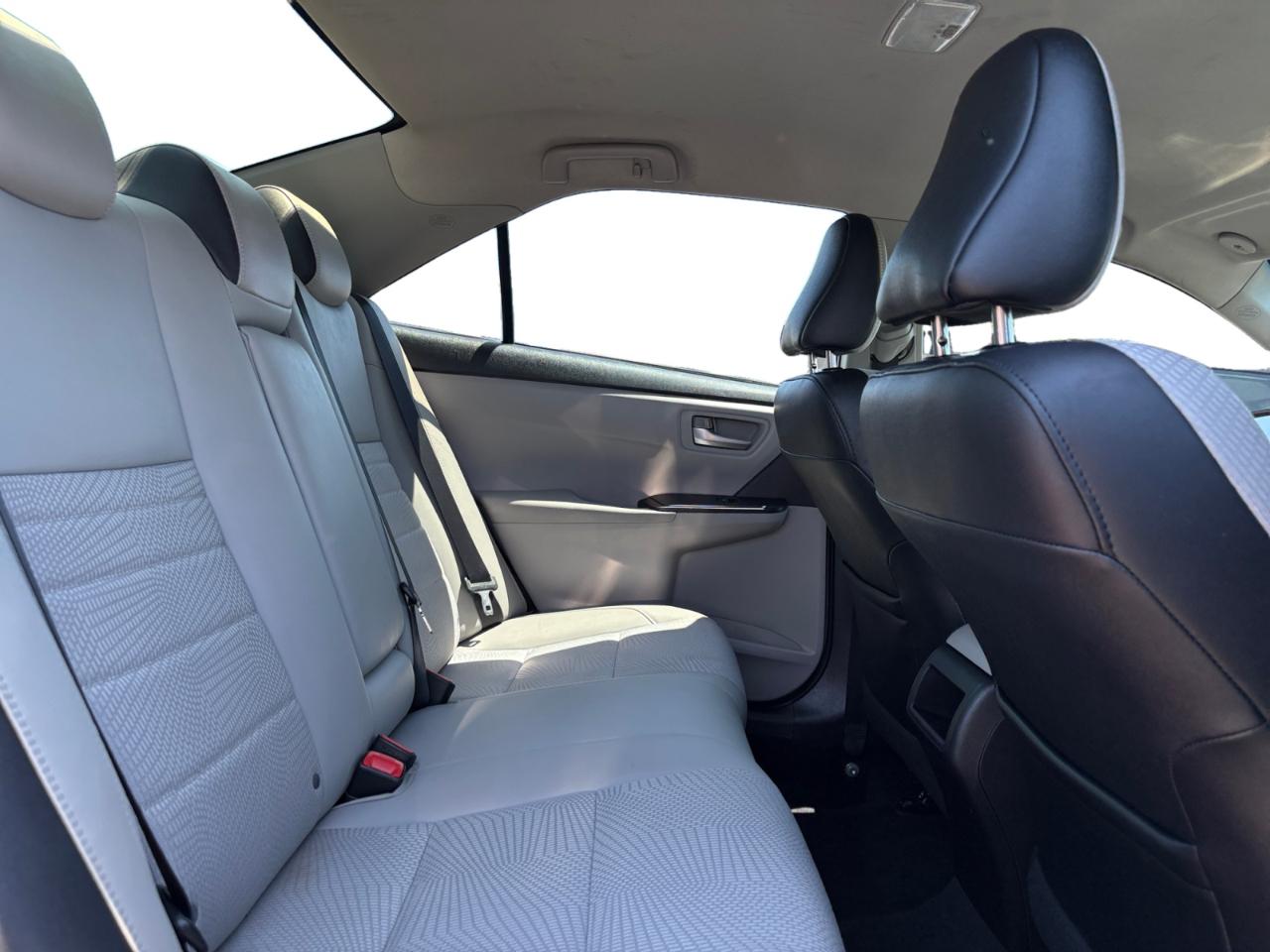 Toyota Camry XLE Auto (Natl) 2017