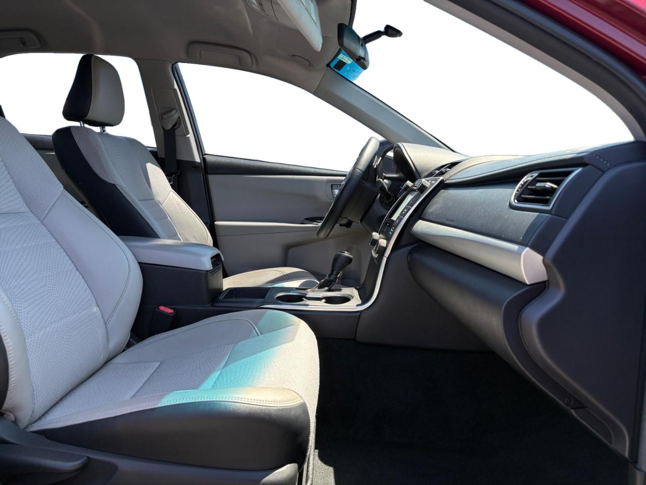 Toyota Camry XLE Auto (Natl) 2017