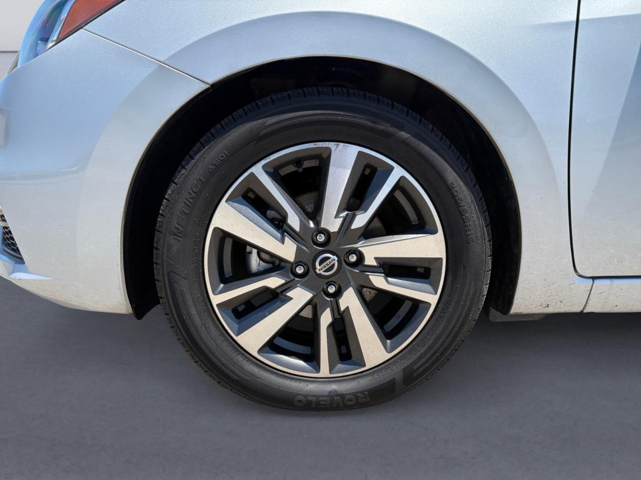 Nissan Versa SV CVT 2022