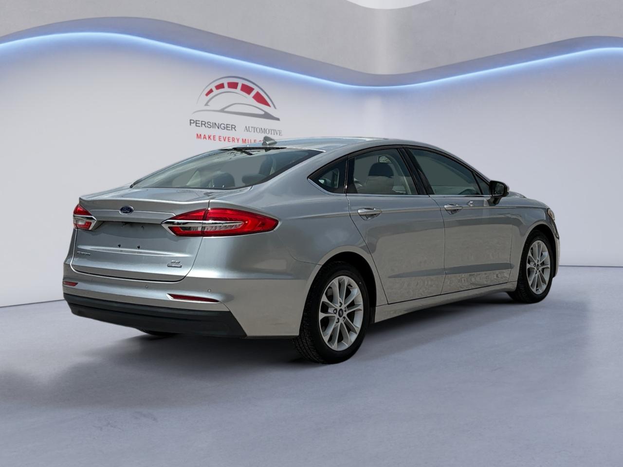 Ford Fusion Hybrid SE FWD 2020