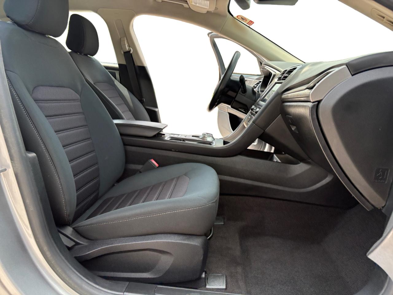 Ford Fusion Hybrid SE FWD 2020