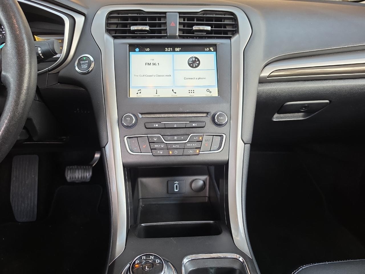 Ford Fusion Energi SE FWD 2018