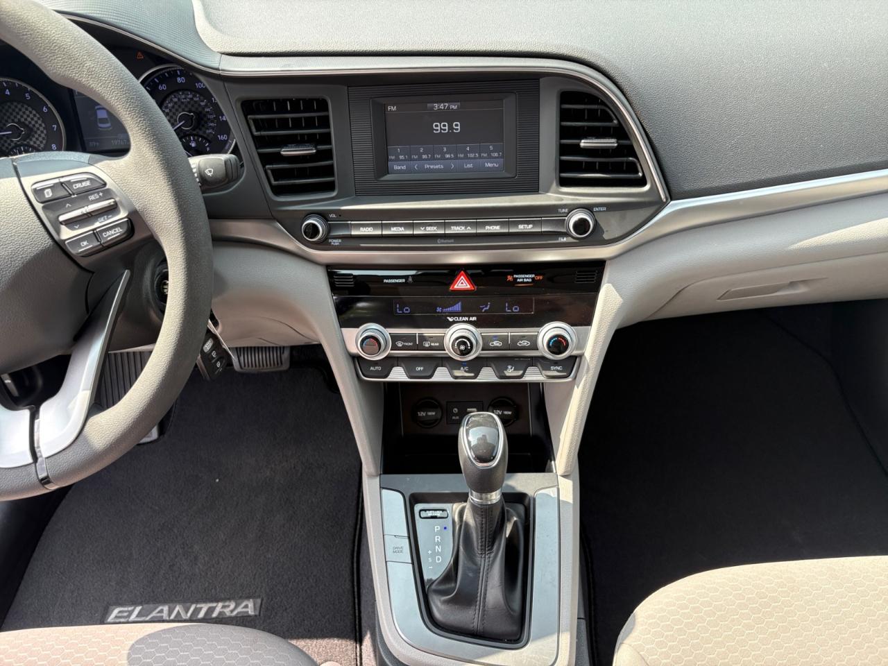 Hyundai Elantra SE IVT 2020
